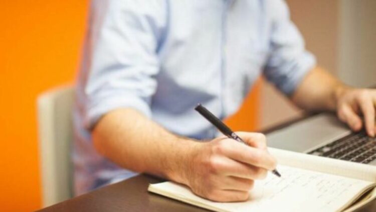 CCOO: implantar el CAP online debilitará los controles de identidad y la calidad del aprendizaje. Foto de archivo