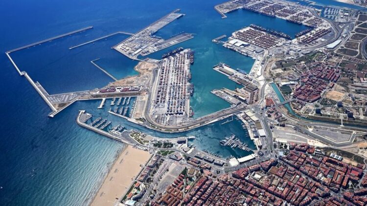 La Autoridad Portuaria de València adjudica a Orange el despliegue de su red privada 5G por 6,9 millones. Foto: Valenciaport