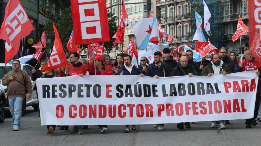 Los conductores de autobuses se manifiestan en A Coruña para exigir un convenio digno