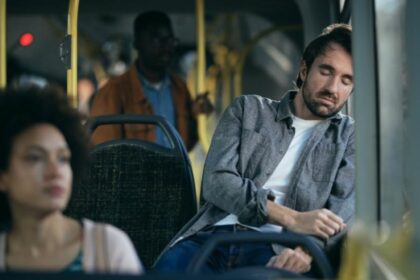 La distancia al trabajo afecta al 62 % de los españoles y amenaza la estabilidad laboral