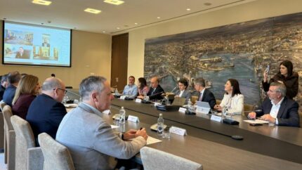 El Puerto de Sagunto se consolida como hub logístico intermodal con la concesión a Toyota