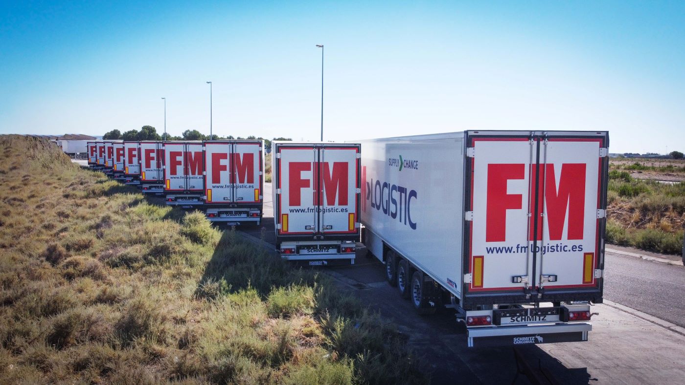 FM Logistic Ibérica refuerza su flota con 40 semirremolques nuevos rotulados. Foto: FM Logistic FM Logistic Ibérica refuerza su flota con 40 semirremolques nuevos rotulados