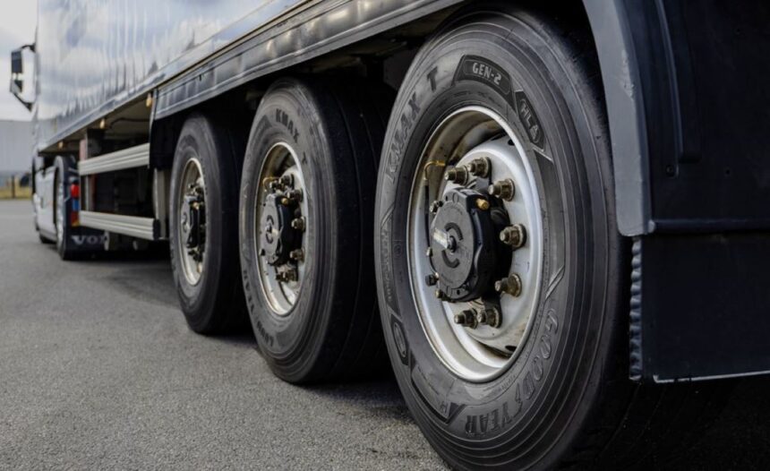 Veolia Francia adopta Tires-as-a-Service de Goodyear para sus camiones