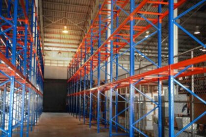 Guía definitiva sobre estanterías cantilever: qué son, usos y ventajas