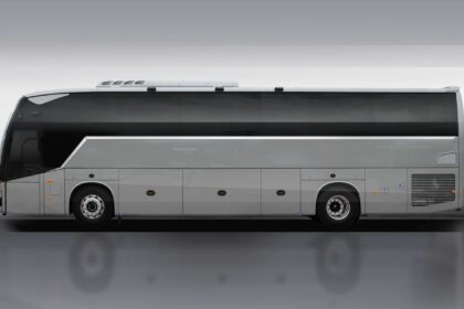 King Long presenta el nuevo modelo del autocar C13HD Hi-Tech
