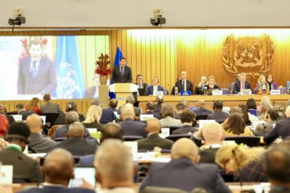 Óscar Puente reafirma el compromiso de España con la transición energética y la seguridad marítima