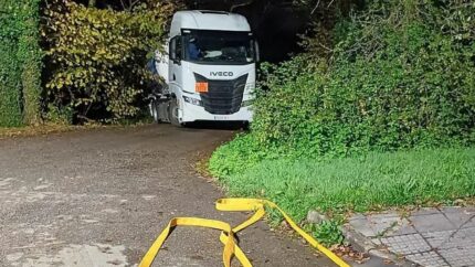 Activado el Plan de Alerta PLAMERPA en Arriondas por la fuga de anhídrido acético de un camión