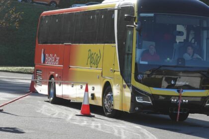 Los participantes en el Premio Mejor Conductor/a de Autocares demuestran su habilidad al volante en ExpoBus Iberia 2025