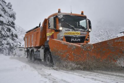 1.486 quitanieves y 254.101 toneladas de fundentes para el Plan de Vialidad Invernal 2025-2026. Foto de archivo