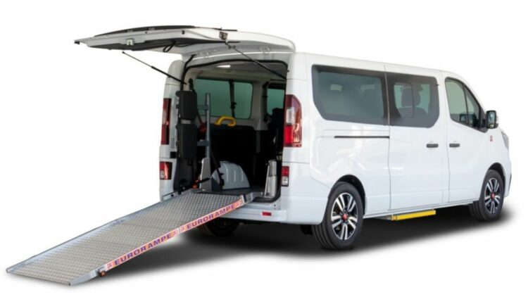 Rehatrans y Renault Trucks mejoran la accesibilidad con el nuevo Trafic adaptado