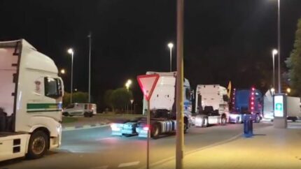 TRADISNA lidera la protesta del transporte navarro en Pamplona con una camionada