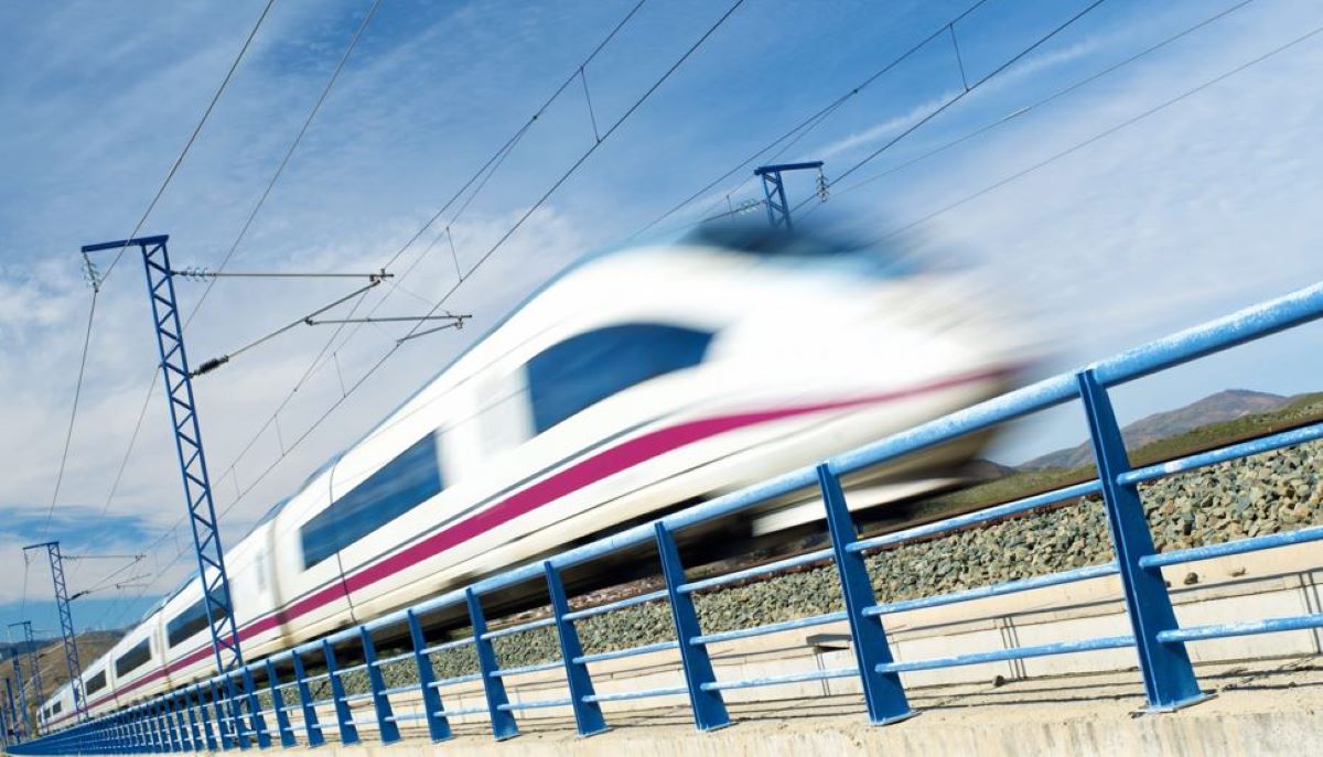 Transportes adjudica por 1.685 millones el suministro de energía eléctrica verde para el ferrocarril. Foto de archivo Transportes adjudica por 1.685 millones el suministro de energía eléctrica verde para el ferrocarril. Foto de archivo