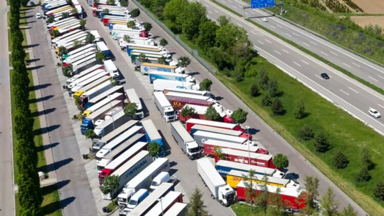 En Europa hacen falta urgentemente aparcamientos seguros para los camioneros