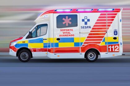 Un conductor Kamikaze fallece el chocar contra un autobús en Asturias