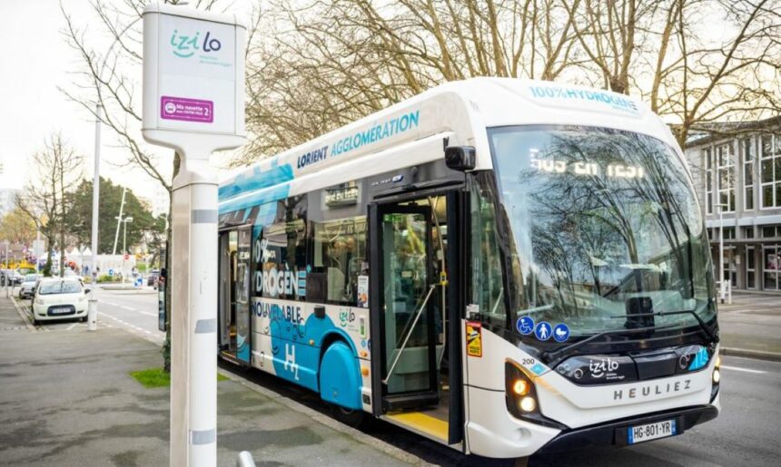 Primera entrega europea del autobús de hidrógeno GX 337 H2 LINIUM de IVECO BUS en Lorient