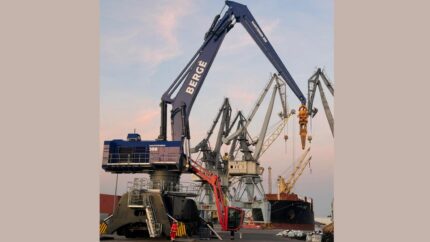 BERGÉ incorpora una nueva grúa Mantsinen 300 en el Puerto de Sagunto