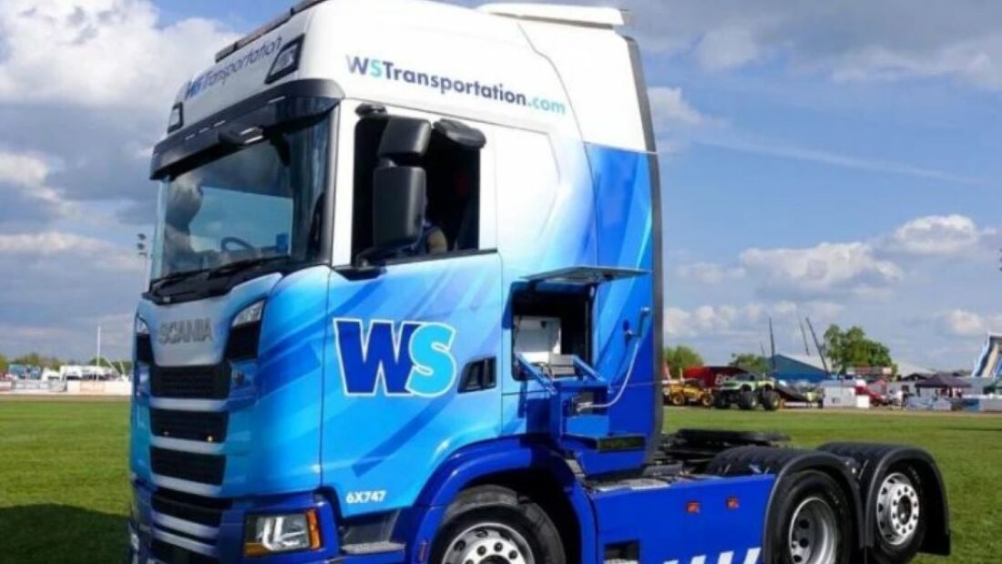 Un empresa de transportes del Reino Unido instala una ducha en el camión. Foto:Midia Truck Brasil Un empresa de transportes del Reino Unido instala una ducha en el camión