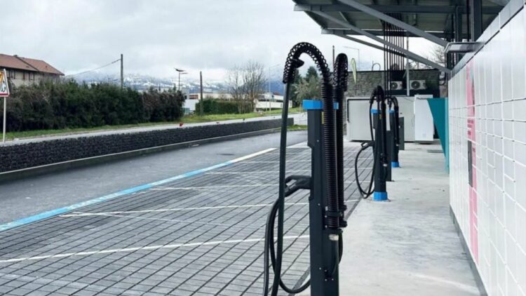 Kempower inaugura una estación de carga para camiones eléctricos en el corredor del Mont Blanc