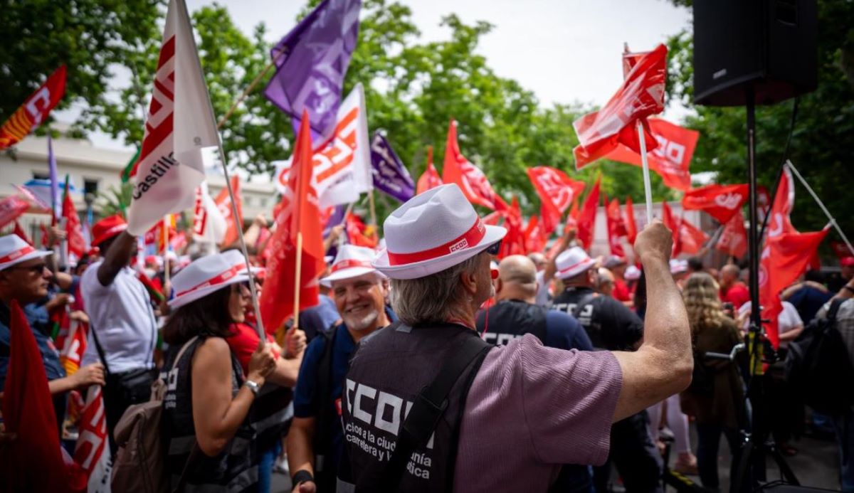 “Sindicatos, asociaciones y los nuevos dominantes de redes sociales y su moralidad en el transporte“