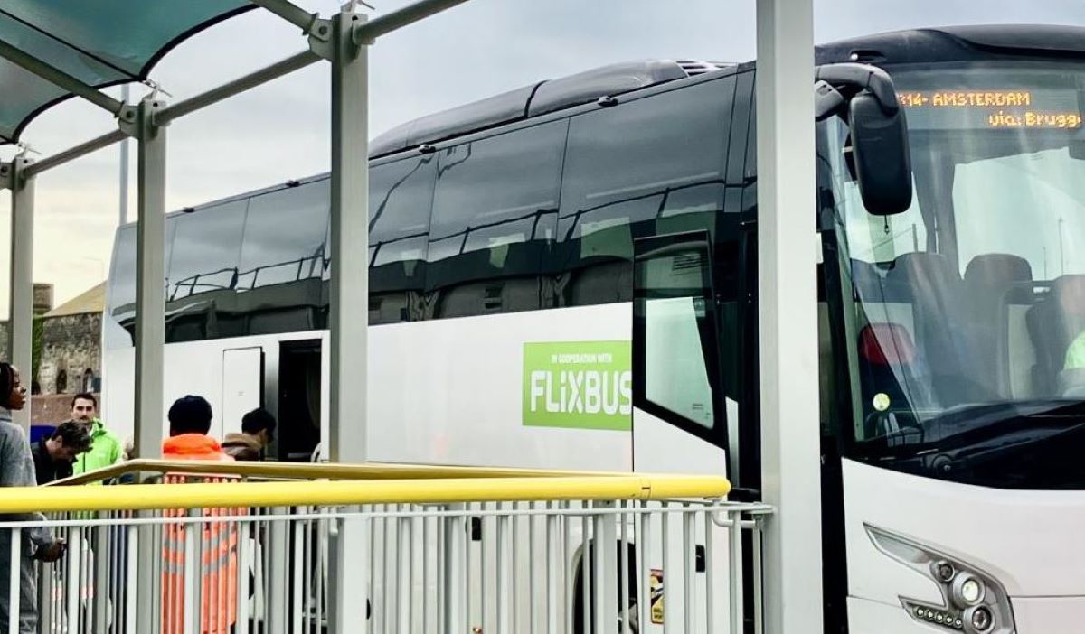 Nuevos controles al transporte de viajeros por carretera de la UE en Dover