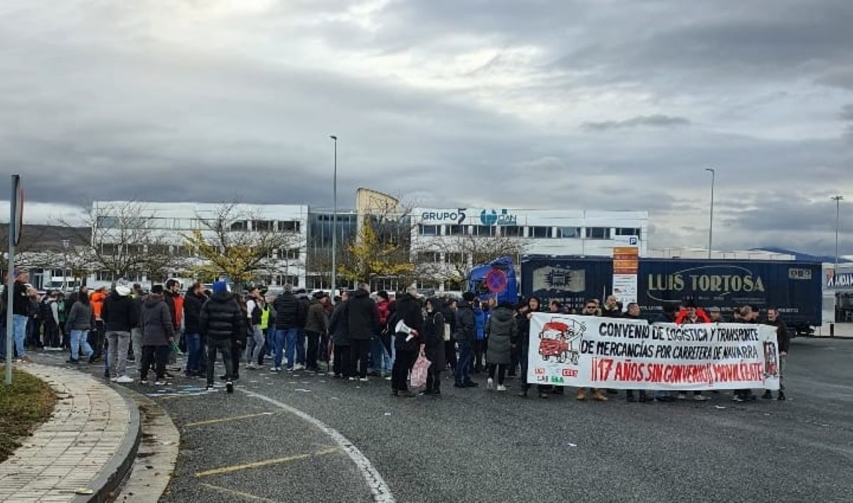 Comunicado conjunto de CCOO, UGT, ELA y LAB sobre el convenio de transporte de Navarra. Foto: CCOO Comunicado conjunto de CCOO, UGT, ELA y LAB sobre el convenio de transporte de Navarra