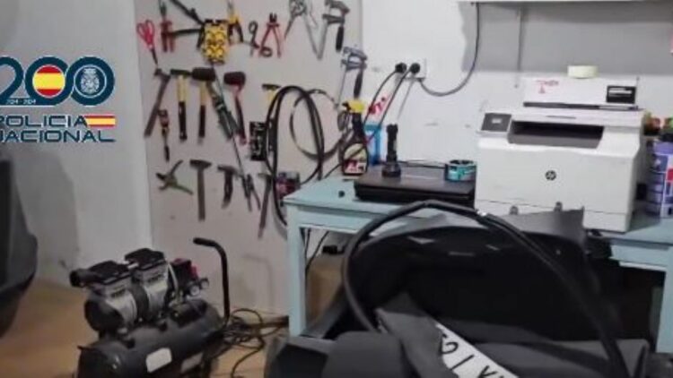 3 detenidos que robaban vehículos para montar las piezas en coches siniestrados en la DANA.