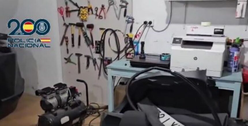 3 detenidos que robaban vehículos para montar las piezas en coches siniestrados en la DANA.