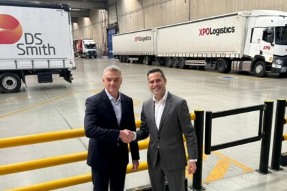 DS Smith incorpora un dúo-tráiler operado por XPO Logistics