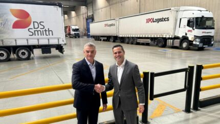 DS Smith incorpora un dúo-tráiler operado por XPO Logistics