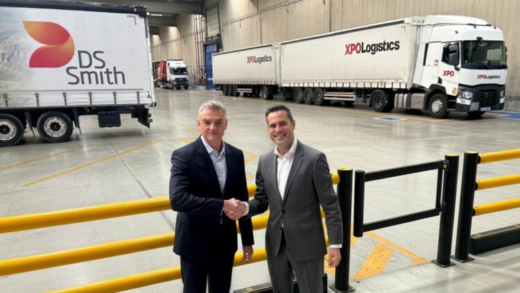 DS Smith incorpora un dúo-tráiler operado por XPO Logistics