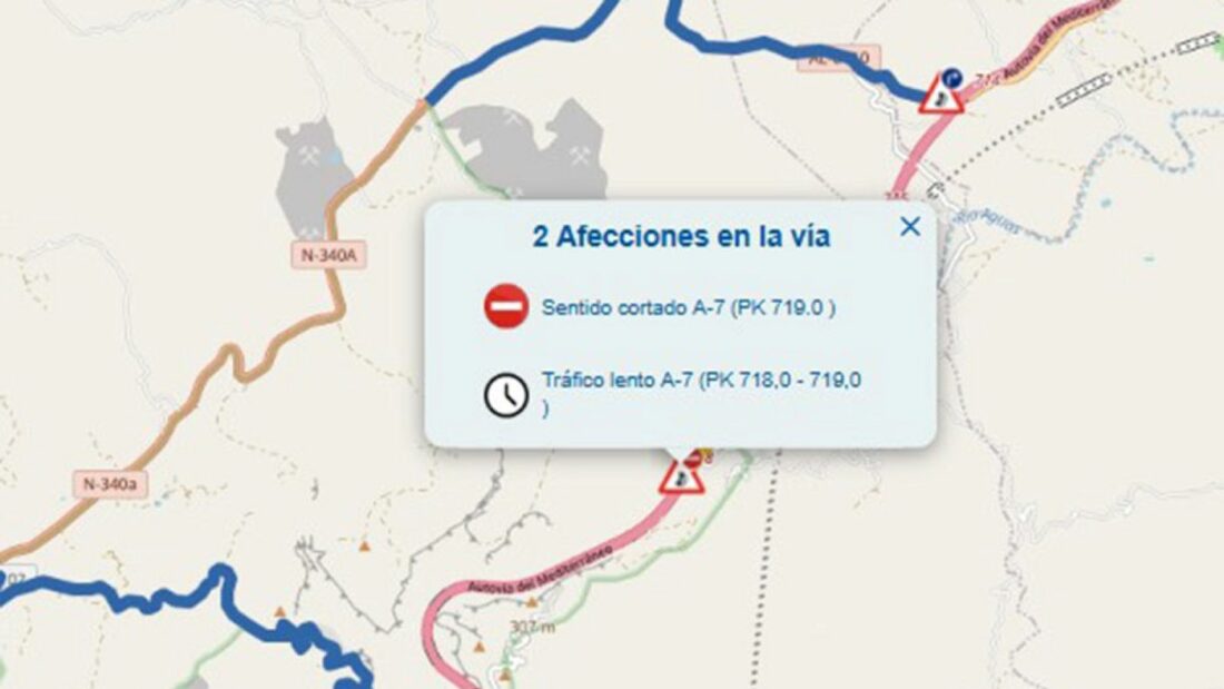 Fallece un camionero en la colisión entre dos camiones en la A-7 en Almería. Foto: Emergencias 112 Fallece un camionero en la colisión entre dos camiones en la A-7 en Almería