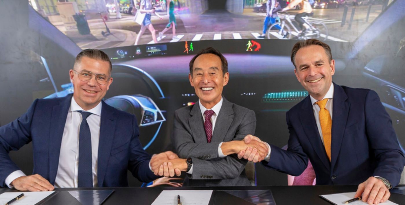 ZF vende su negocio de ADAS al líder en electrónica de cabina Harman