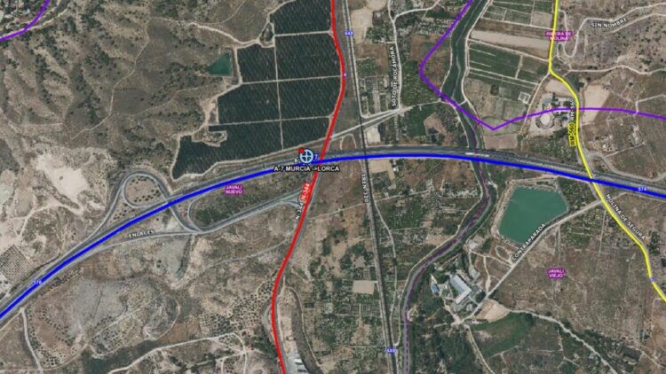 Herido un camionero tras caer por un terraplén en la A-7, en Murcia