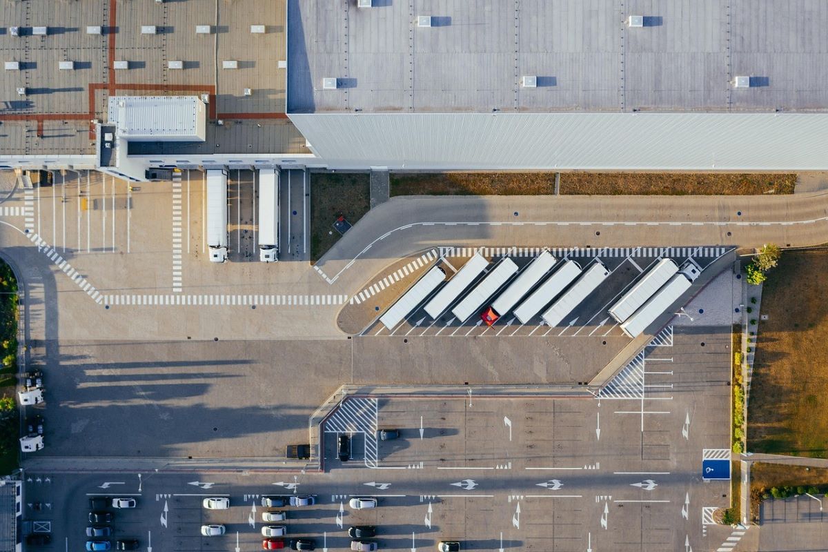 Logística integral para negocios: los beneficios del transporte nacional con Zeleris. Foto: Zeleris Logística integral para negocios: los beneficios del transporte nacional con Zeleris