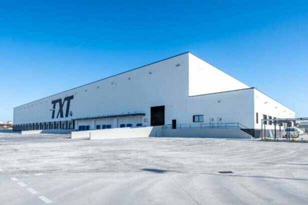 La escasez de suelo frena el impulso logístico en España, según Accolade