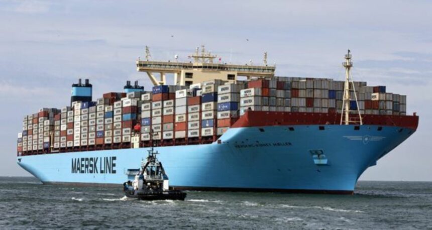 Maersk y Hapag-Lloyd deciden reanudar la navegación en el Canal de Suez