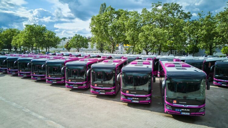 MAN y Deutsche Bahn firman un acuerdo para la entrega de más de 3.000 autobuses