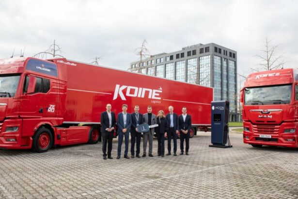 MAN entrega los dos primeros camiones eléctricos a Koinè para la logística de Sanpellegrino