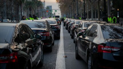 Miles de usuarios piden frenar la nueva ley que amenaza con eliminar las VTC en Cataluña