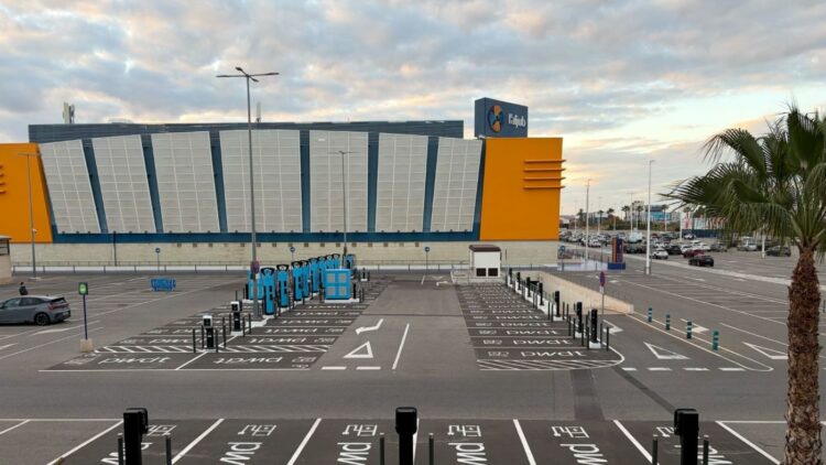 Powerdot inaugura en Elche el mayor hub de recarga ultrarrápida de España