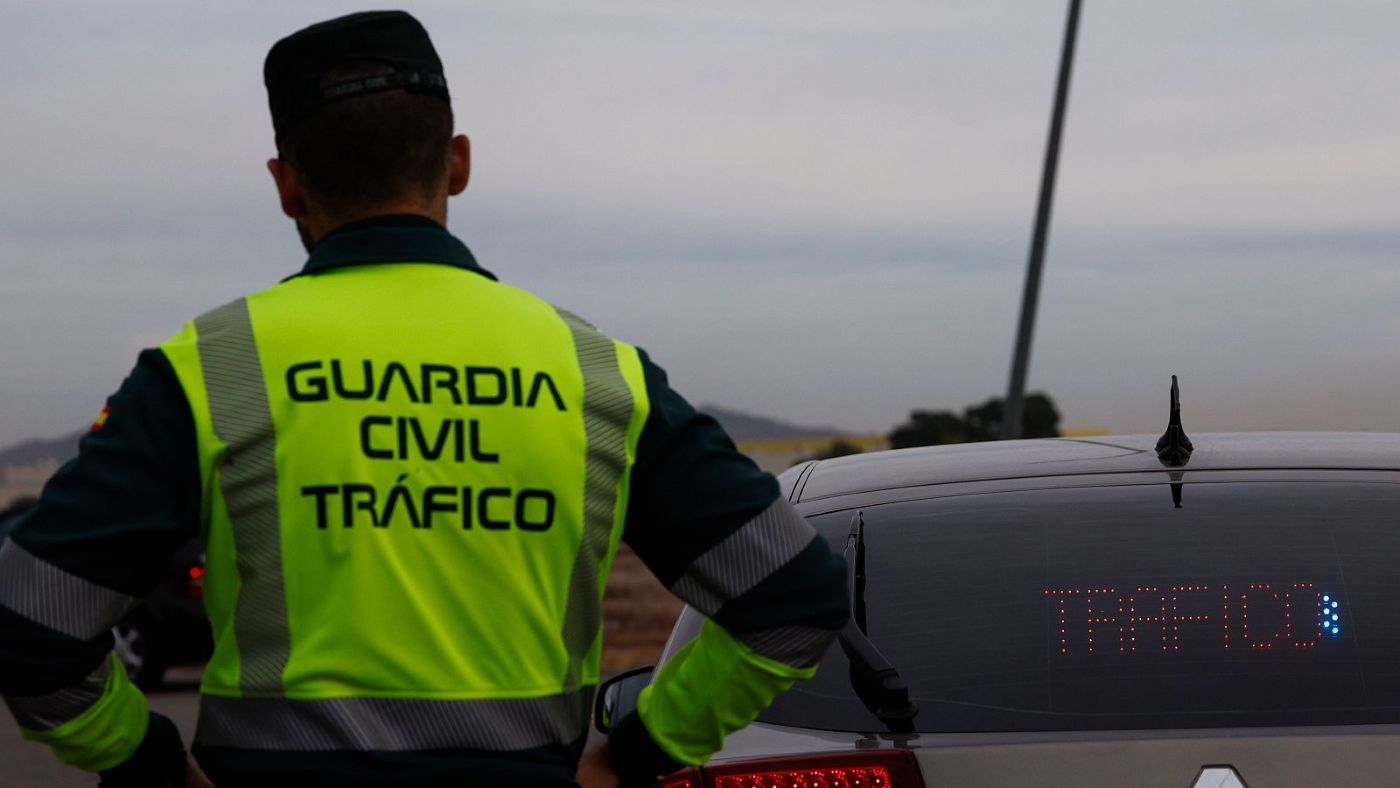 La Guardia Civil investiga a un camionero por adelantamientos peligrosos