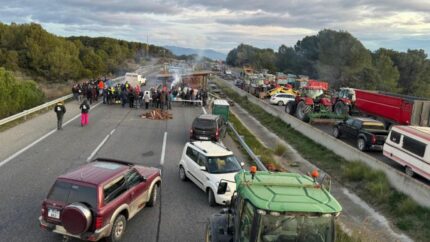 Cortada la AP-7 en Borrassà y la N-II en Pontós por las manifestaciones de agricultores