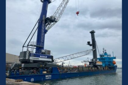 BERGÉ recibe una nueva grúa para una operativa más eficiente en el Puerto de Santander
