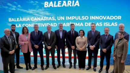 Baleària presenta en Fitur su apuesta para la conectividad marítima de Canarias