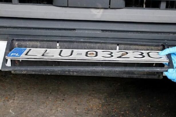 Detenido un camionero con un dispositivo para manipular la matrícula y más de 3 millones en tabaco de contrabando