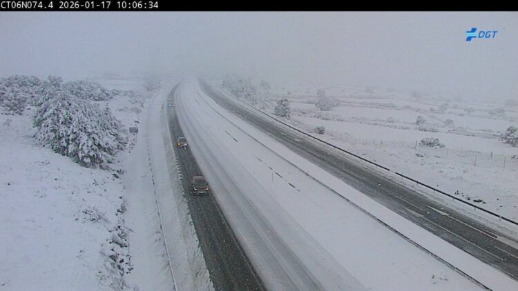 52 carreteras de ocho provincias afectadas por la nieve hoy sábado