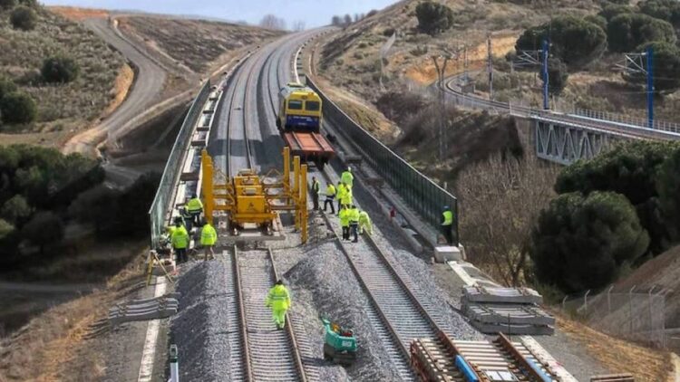 Transportes impulsa el despliegue del Corredor Mediterráneo, con 20 millones invertidos cada semana desde 2018