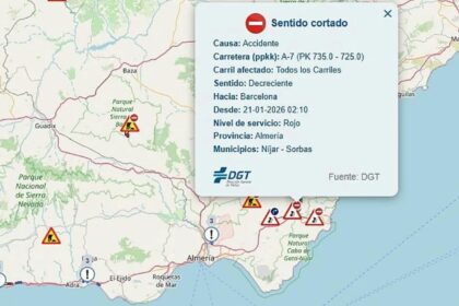 Cortada la A-7 por un accidente entre dos camiones en Sorbas