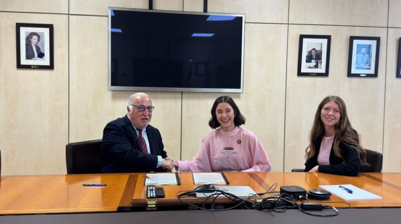 La DGT y TRIBBU colaboran en un proyecto de coche compartido para trabajadores
