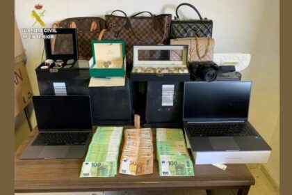 Desarticulado un grupo dedicado a robar mercancía de Amazon durante trayectos internacionales